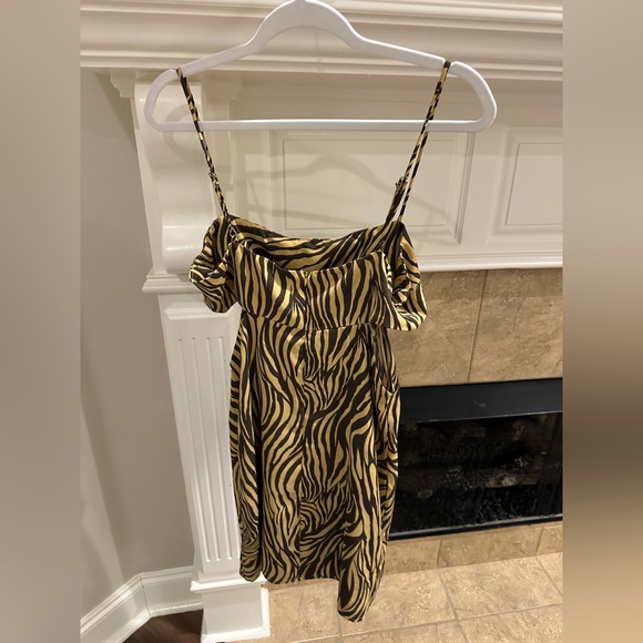 Tiger print Cut Out Dress - Picture 7 of 13